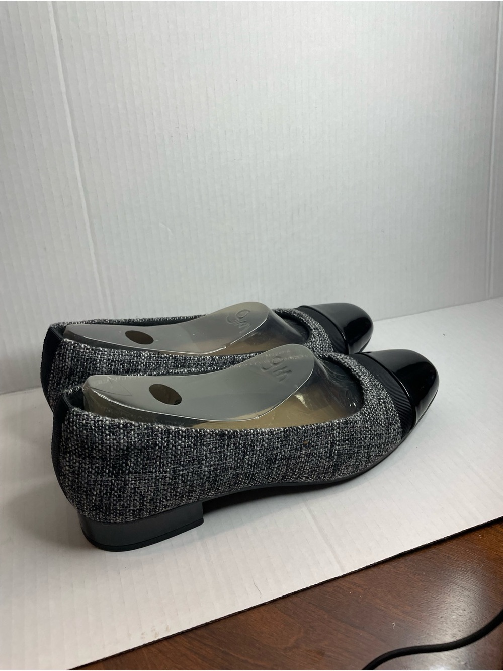 Clarks Grey Tweed Flats with Black Patent Cap Toe - Picture 4 of 7